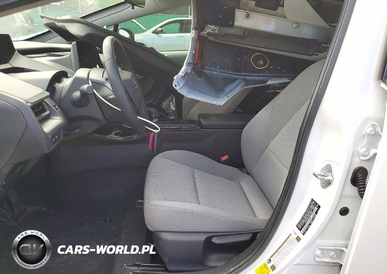 2024 Toyota Prius Le VIN:JTDADABU0R3007928 - 7