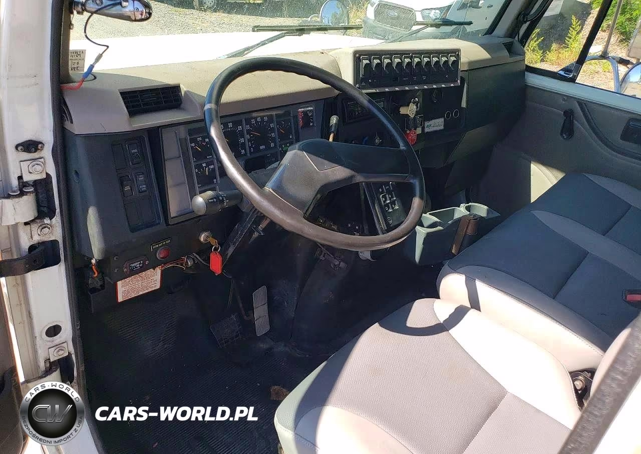 2001 International 4700 Bucket Truck VIN:1HTSCAAN91H268826 - 8