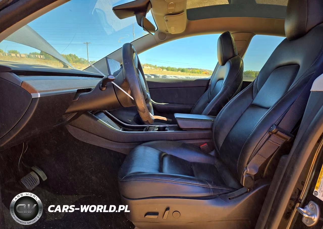 2020 Tesla Model Y VIN:5YJYGDEE7LF050863 - 7