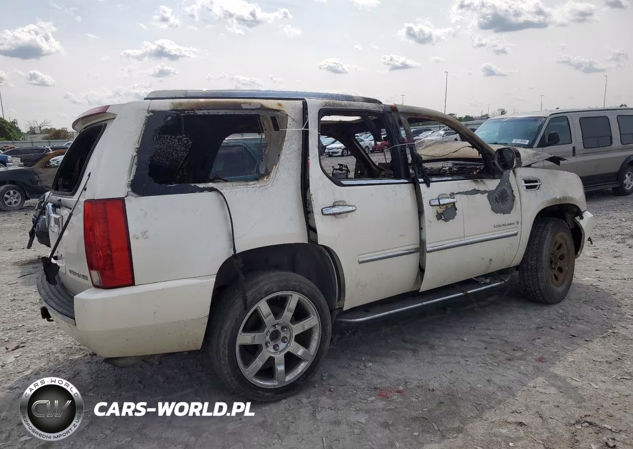 2008 Cadillac Escalade Luxury VIN:1GYEC63818R150069 - 3