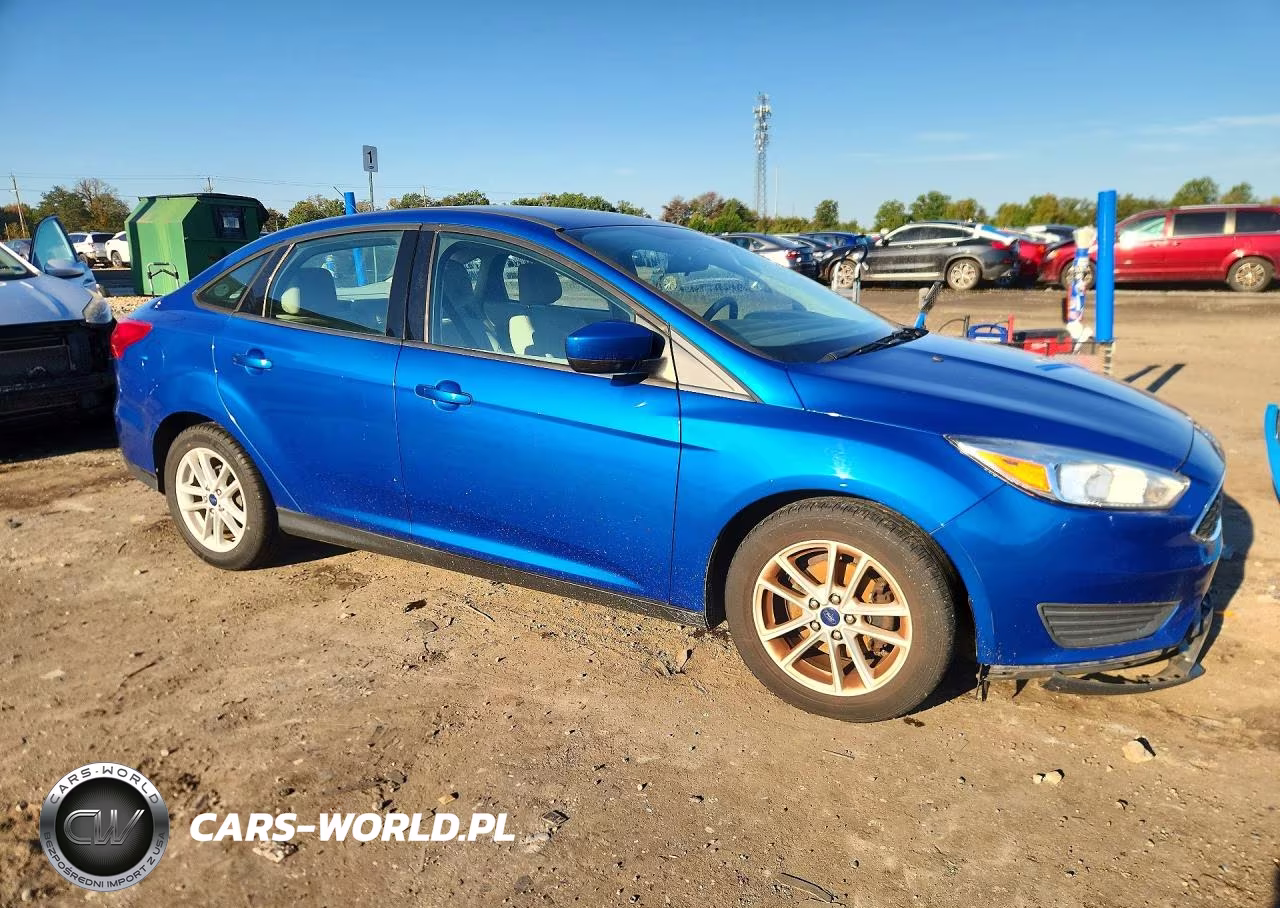 2018 Ford Focus Se VIN:1FADP3F27JL202122 - 4