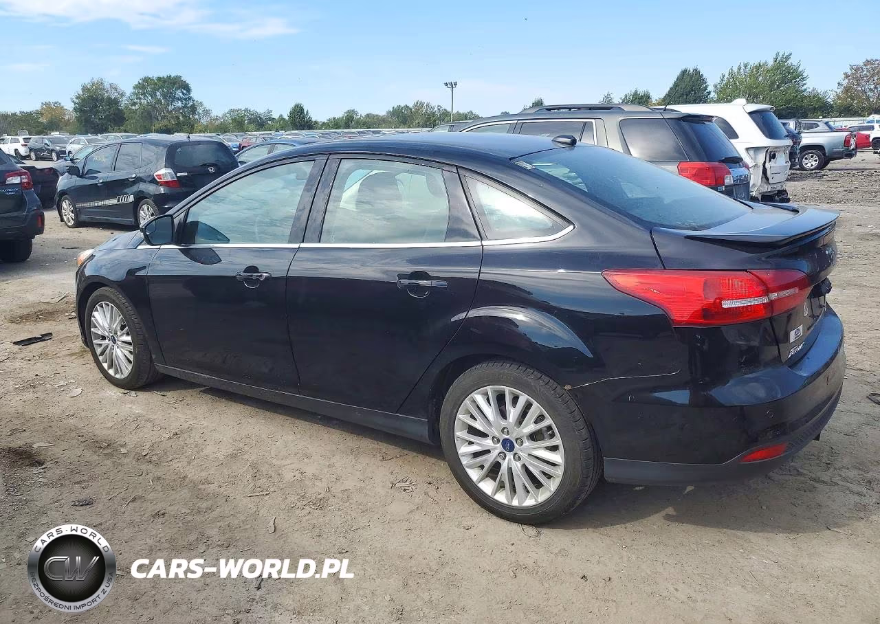 2018 Ford Focus Titanium VIN:1FADP3J20JL276103 - 2