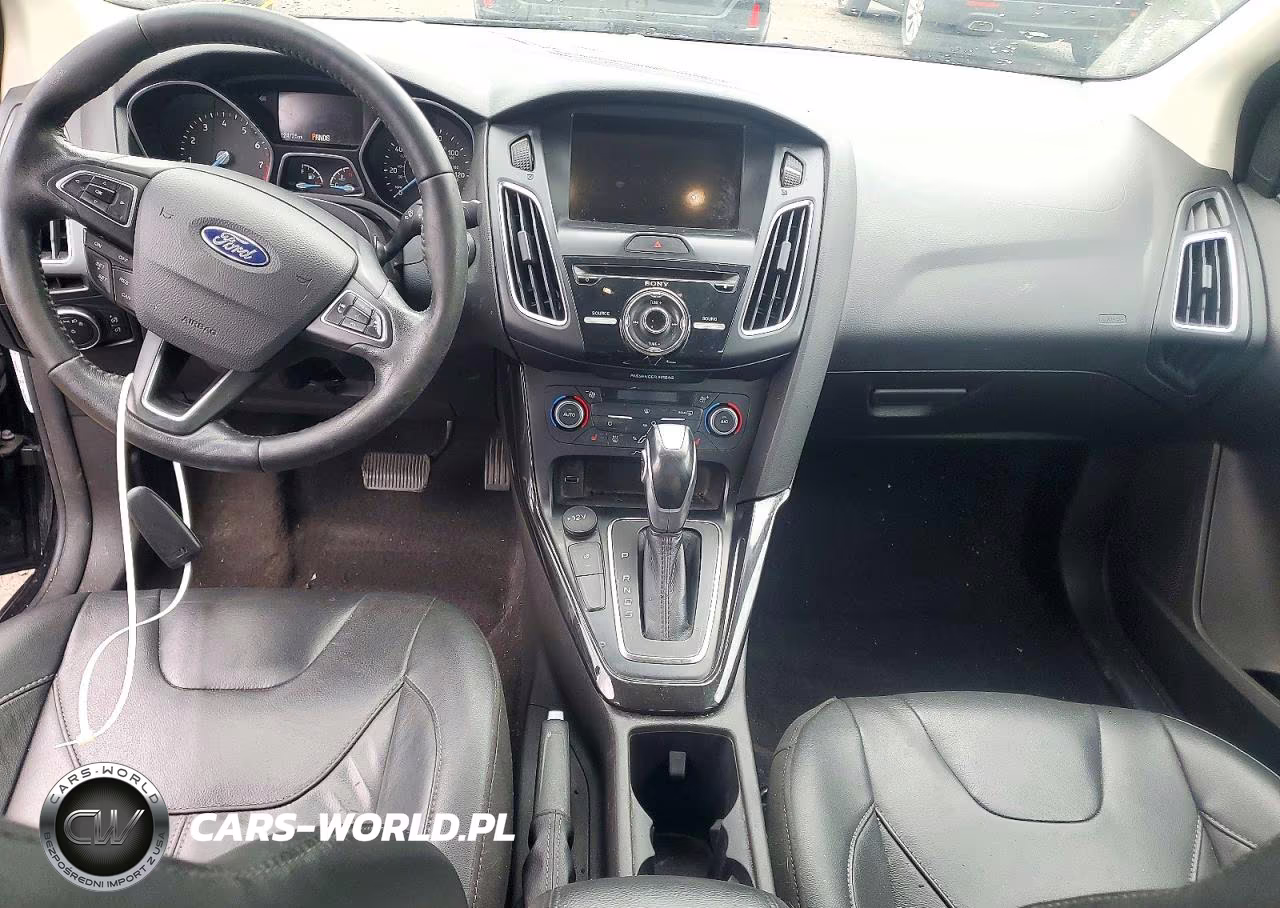 2018 Ford Focus Titanium VIN:1FADP3J20JL276103 - 8