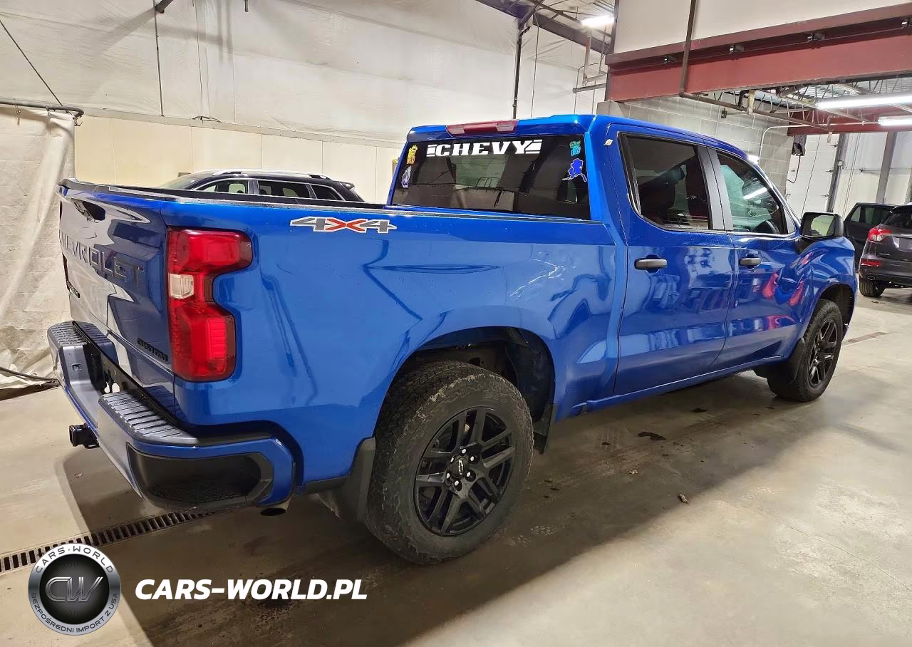 2024 Chevrolet Silverado K1500 Custom VIN:3GCPDBEK9RG241573 - 3