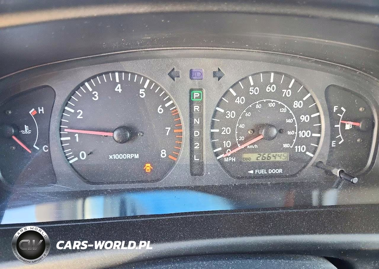 1999 Toyota Sienna Le VIN:4T3ZF13C9XU111993 - 9