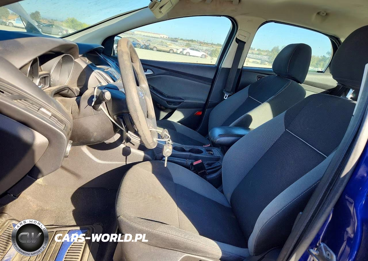 FORD FOCUS SE VIN:1FAHP3F24CL452843 - 7