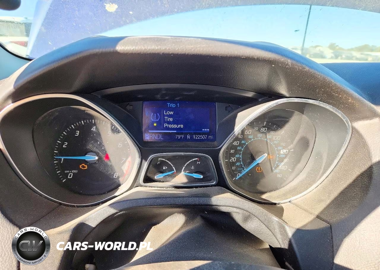 FORD FOCUS SE VIN:1FAHP3F24CL452843 - 9