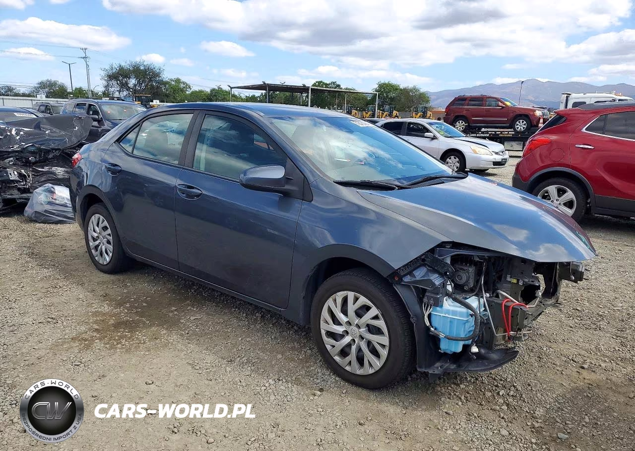 2018 Toyota Corolla Le VIN:5YFBURHE1JP849353 - 4