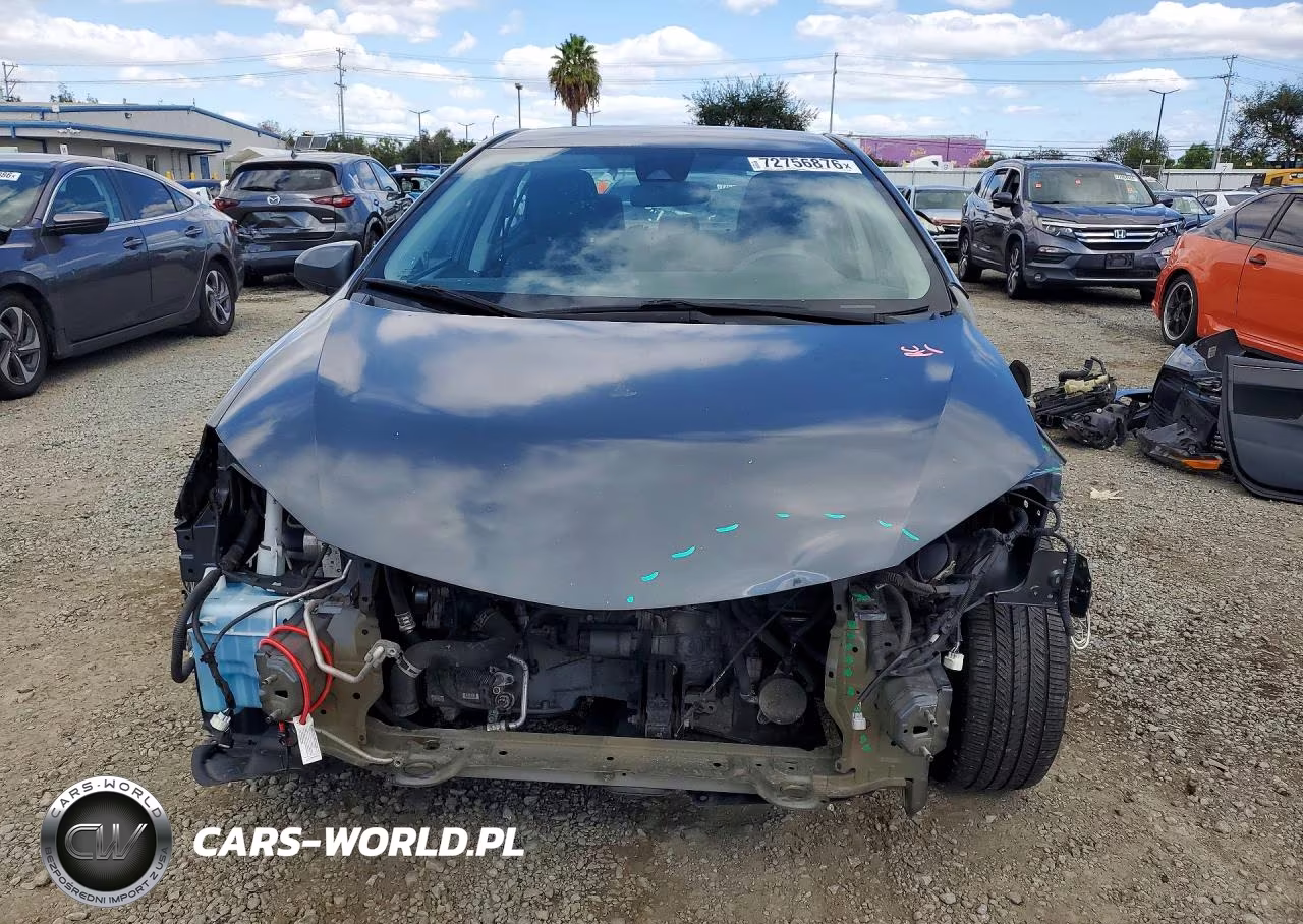 2018 Toyota Corolla Le VIN:5YFBURHE1JP849353 - 5