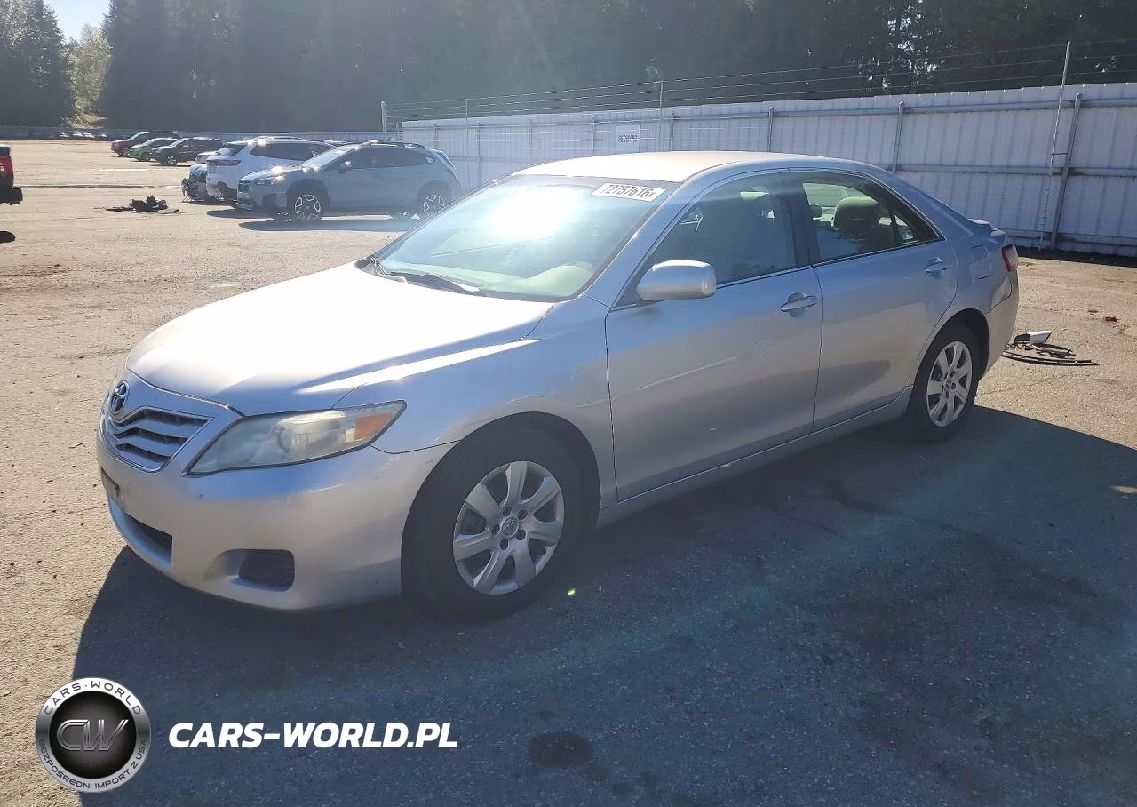 2011 Toyota Camry Le – zdjęcie 1 z 13
