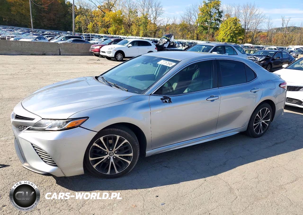 2020 Toyota Camry Se VIN:4T1G11AK5LU935721 - 1