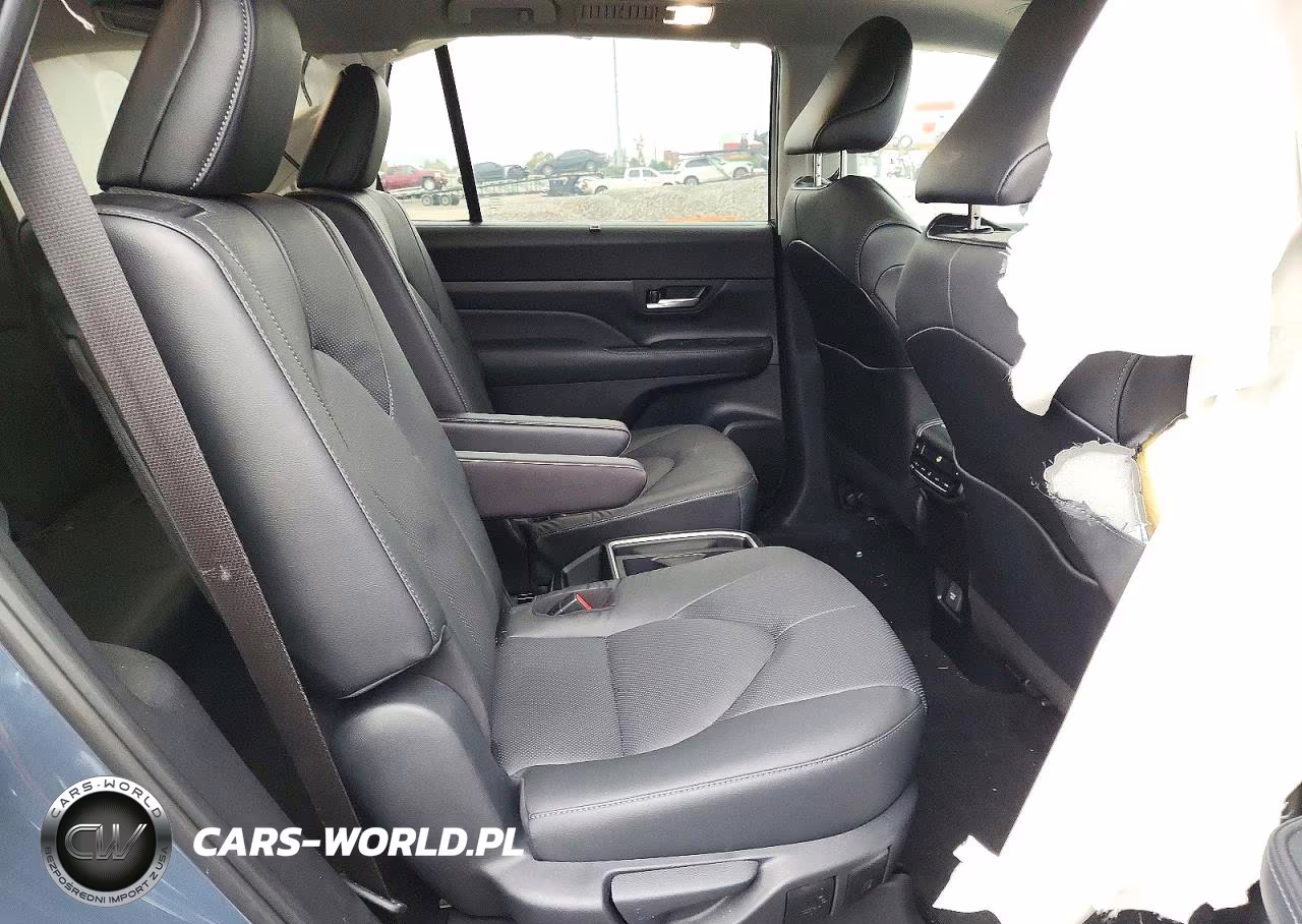 2026 Toyota Grand Highlander Limited VIN:5TDAAAB59TS120218 - 11