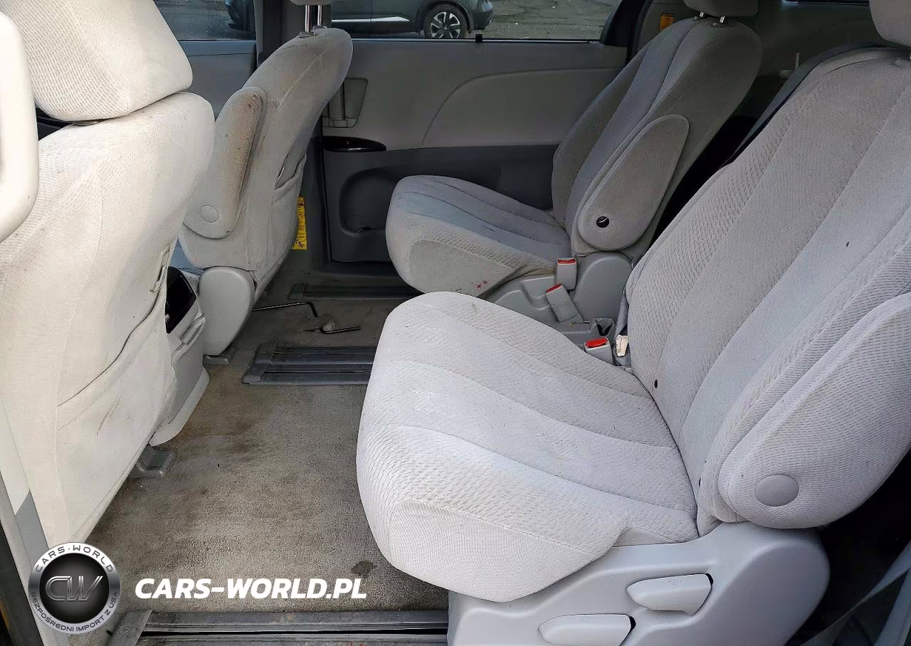 2012 Toyota Sienna Le VIN:5TDKK3DC0CS268024 - 11