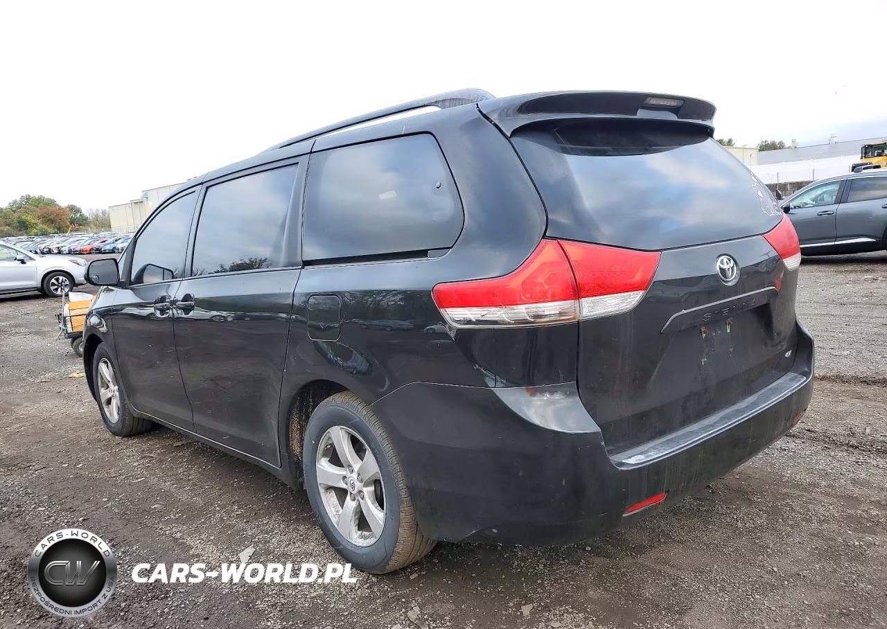 2012 Toyota Sienna Le VIN:5TDKK3DC0CS268024 - 2