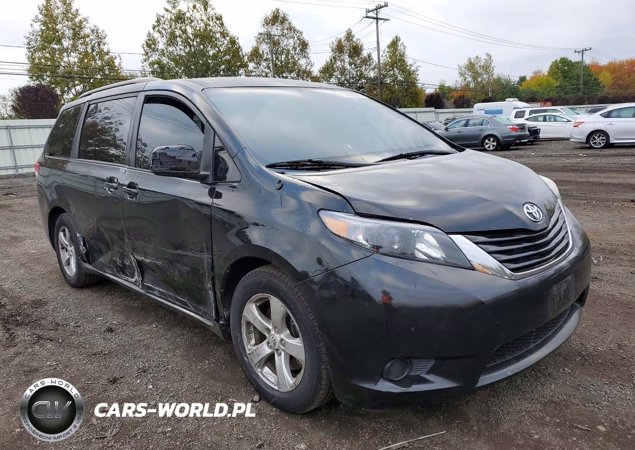 2012 Toyota Sienna Le VIN:5TDKK3DC0CS268024 - 4