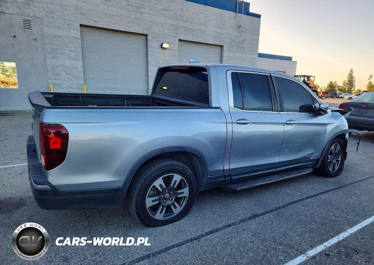 2017 Honda Ridgeline Rtl VIN:5FPYK2F6XHB008020 - 3