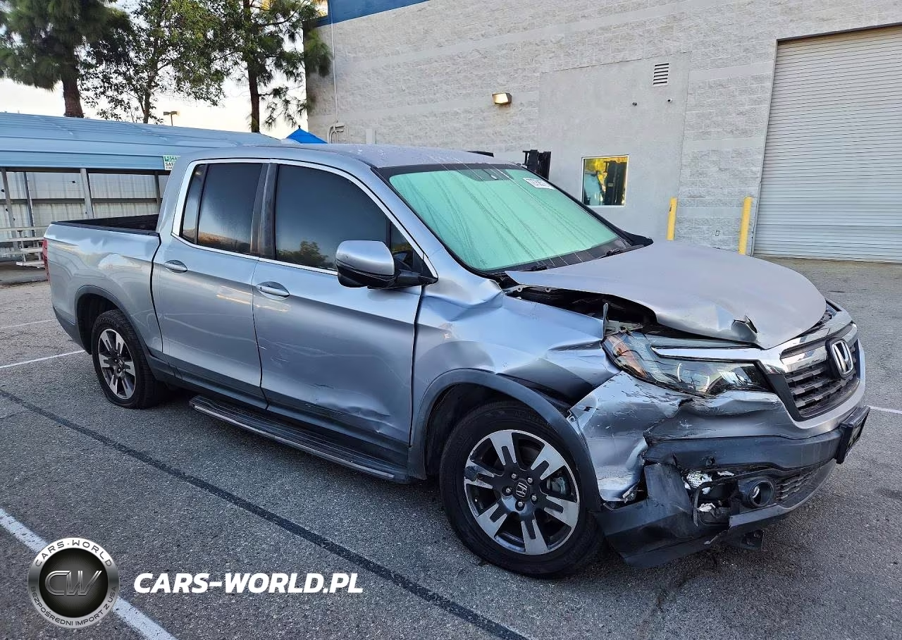 2017 Honda Ridgeline Rtl VIN:5FPYK2F6XHB008020 - 4