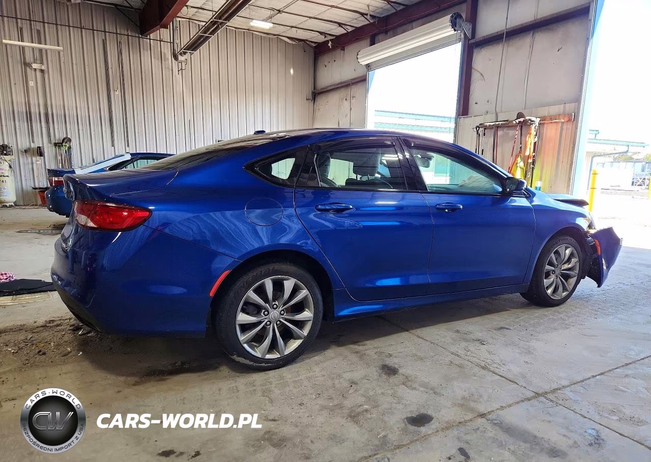 2015 Chrysler 200 S VIN:1C3CCCBB4FN561645 - 3