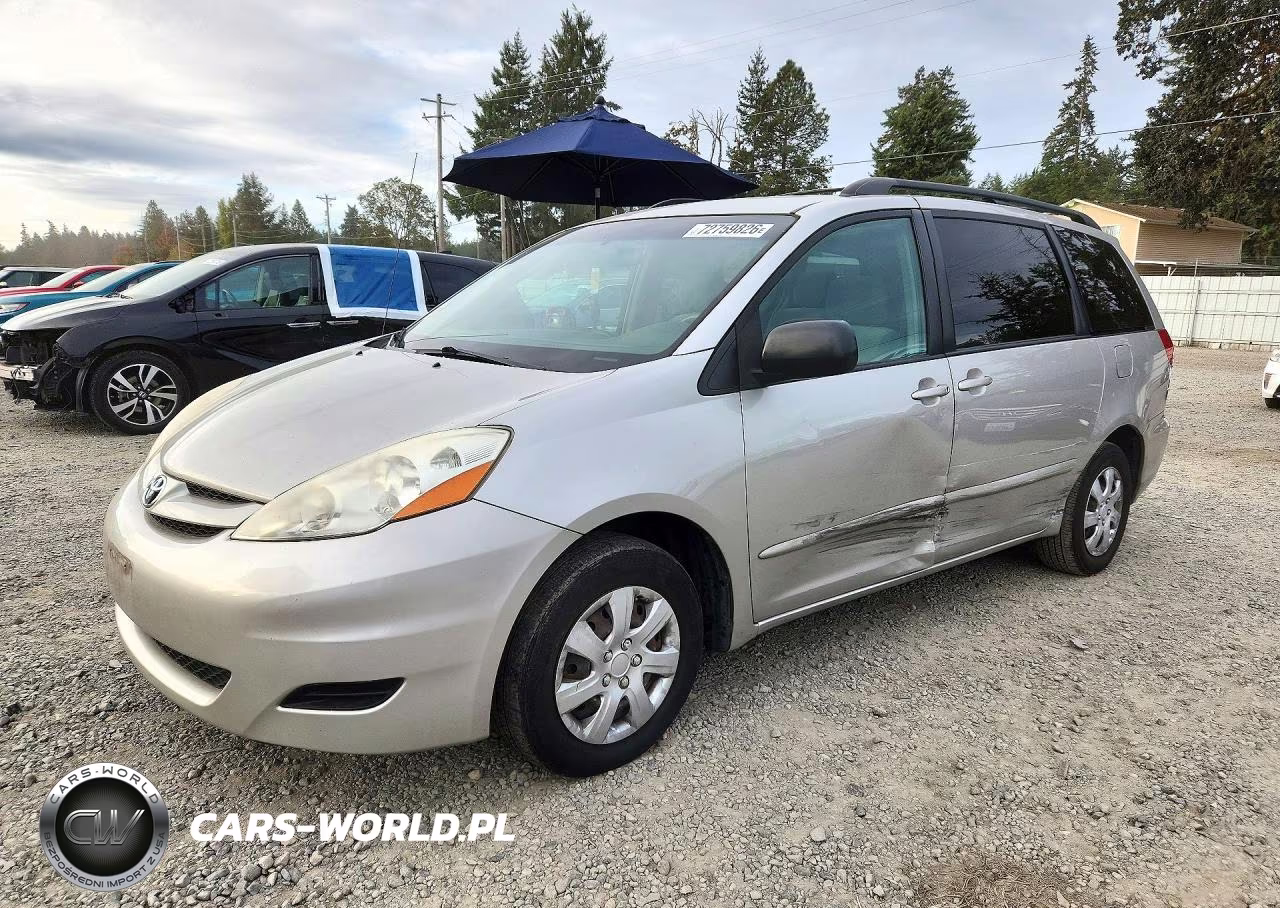 2007 Toyota Sienna Le 8-Passenger
