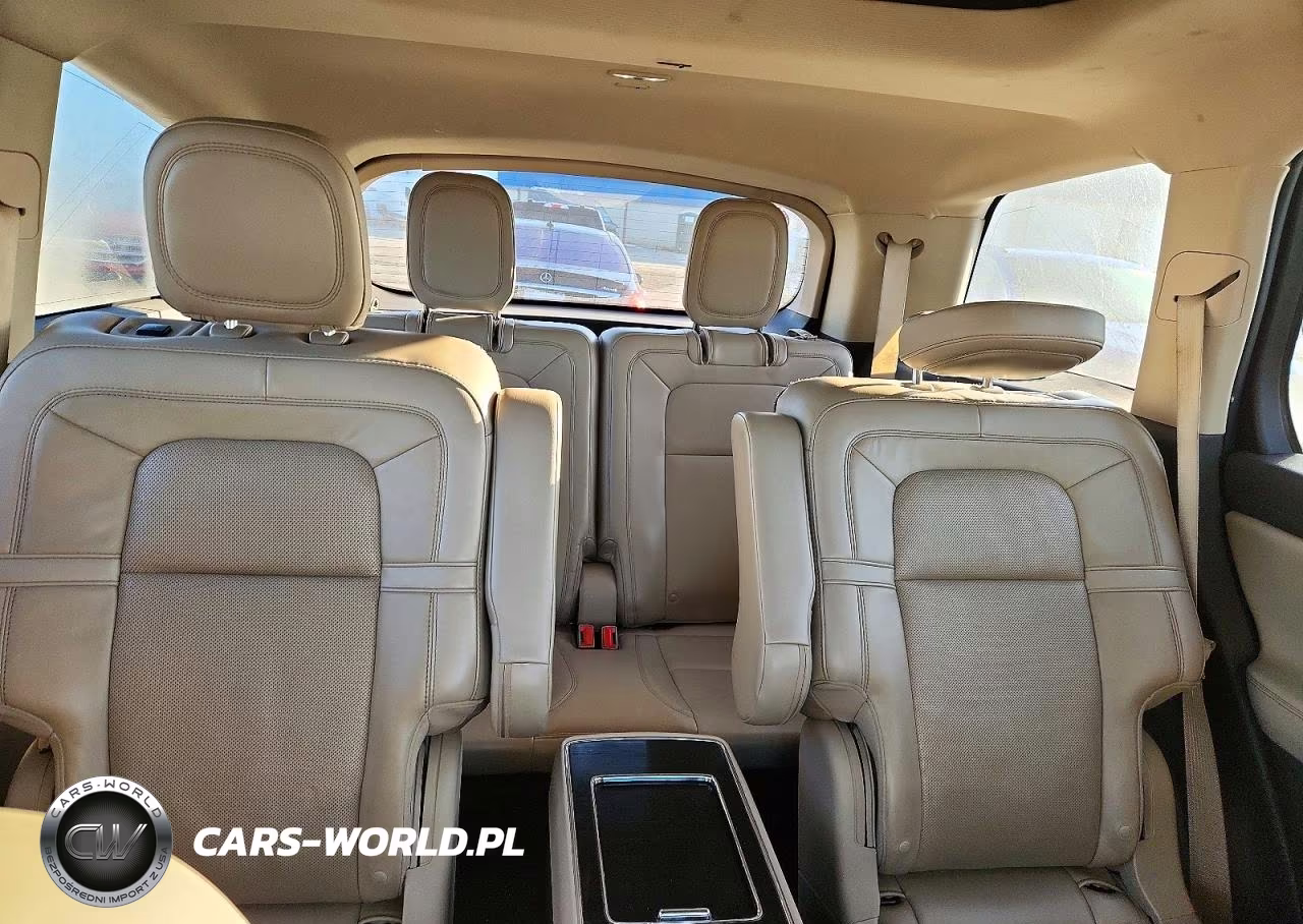 2020 Lincoln Aviator Reserve VIN:5LM5J7XC8LGL06864 - 10