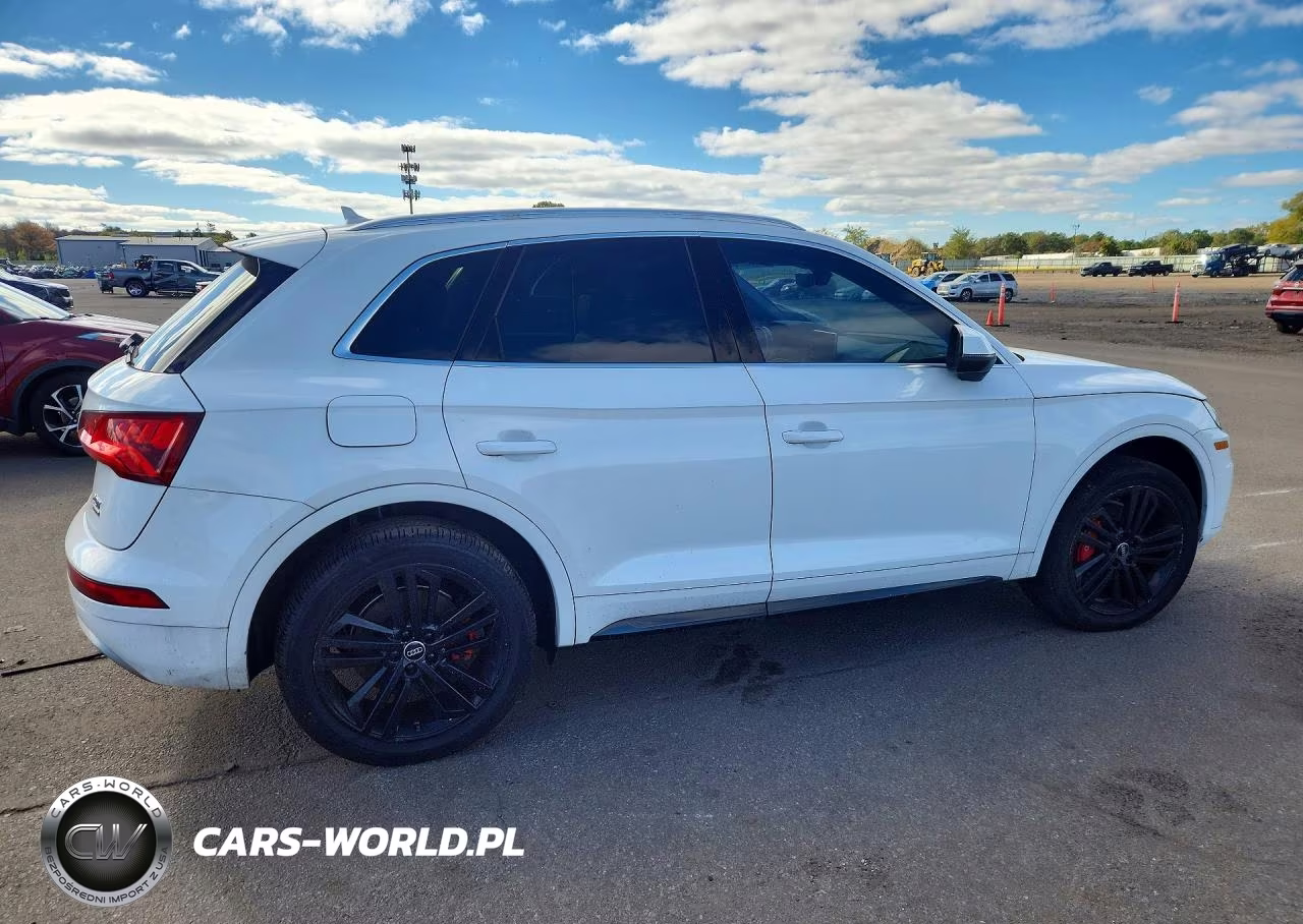 2018 Audi Q5 Premium Plus VIN:WA1BNAFY2J2003236 - 3