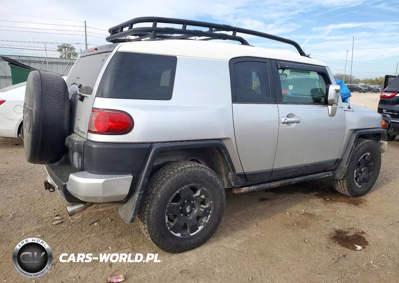 2007 Toyota Fj Cruiser Base VIN:JTEBU11F270075701 - 3