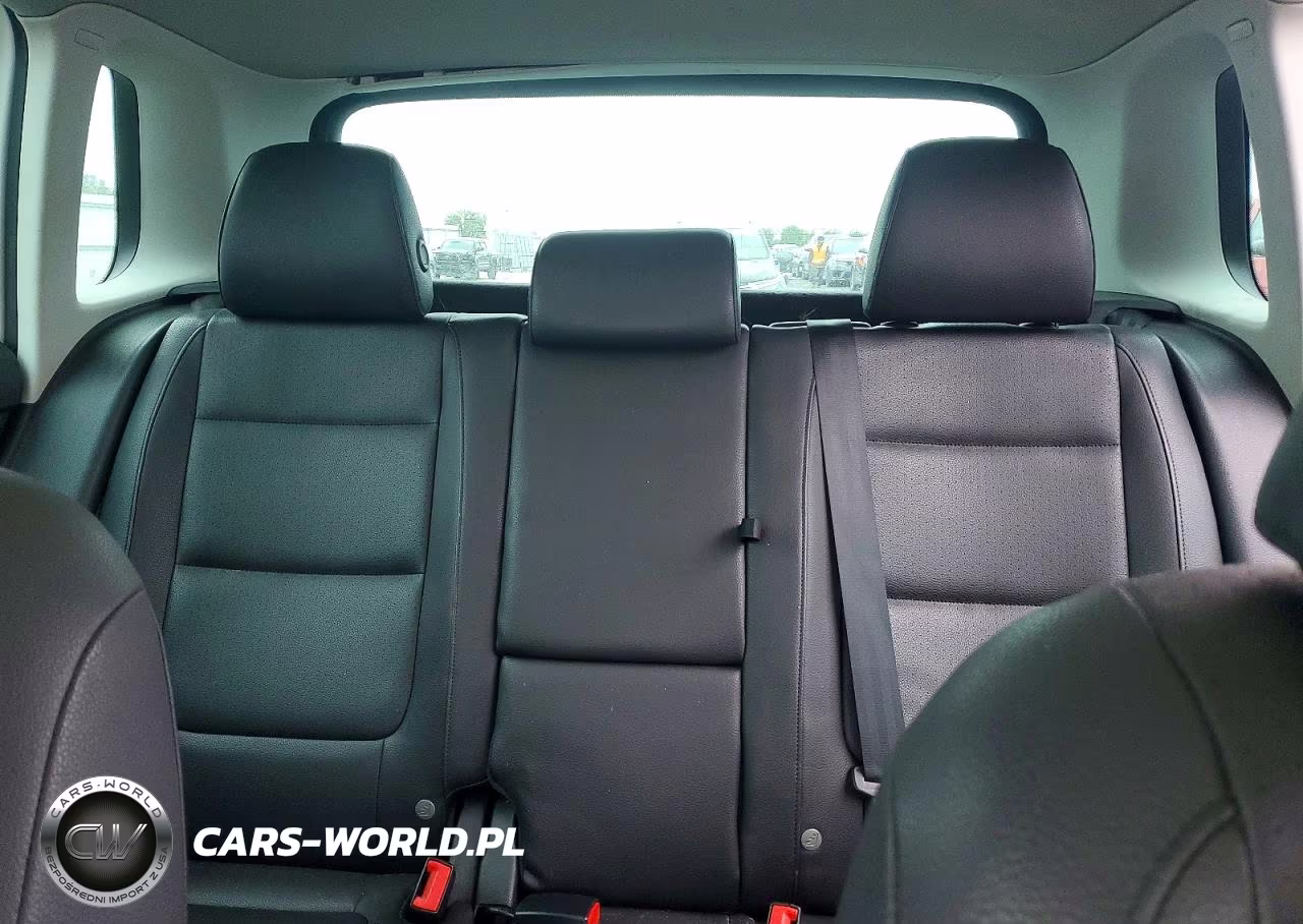 2017 Volkswagen Tiguan Wolfsburg VIN:WVGRV7AX1HW502324 - 10