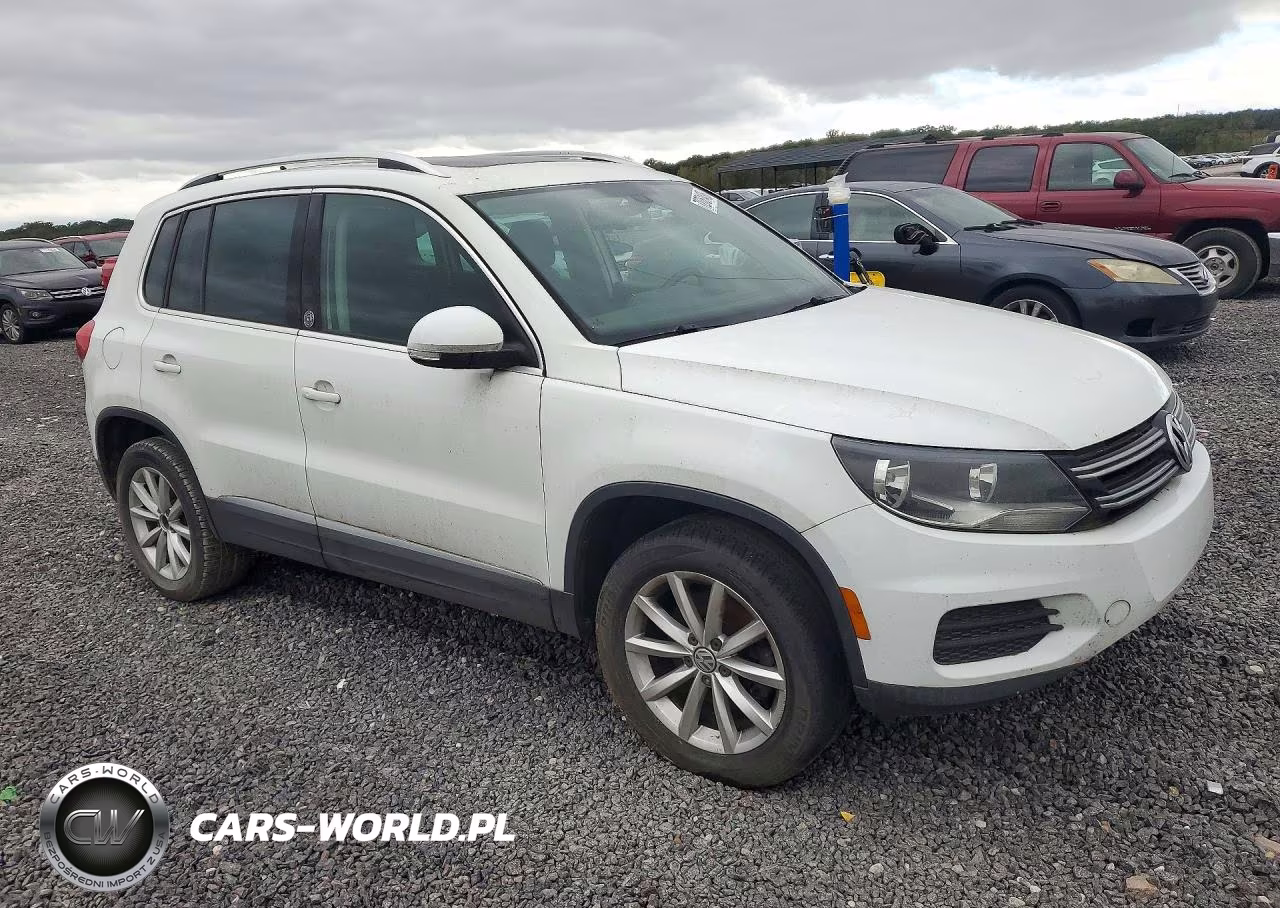 2017 Volkswagen Tiguan Wolfsburg VIN:WVGRV7AX1HW502324 - 4