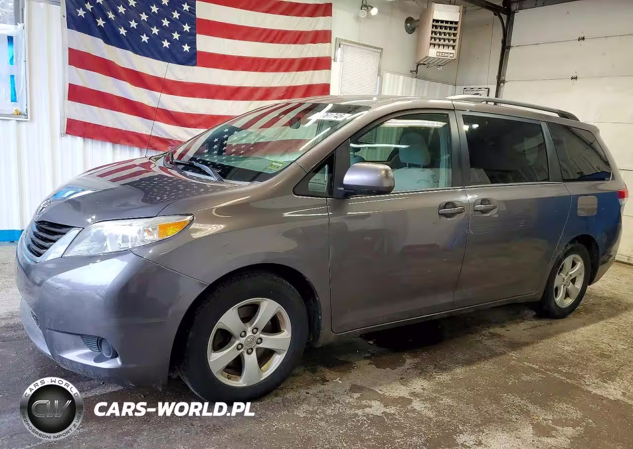 2013 Toyota Sienna Le