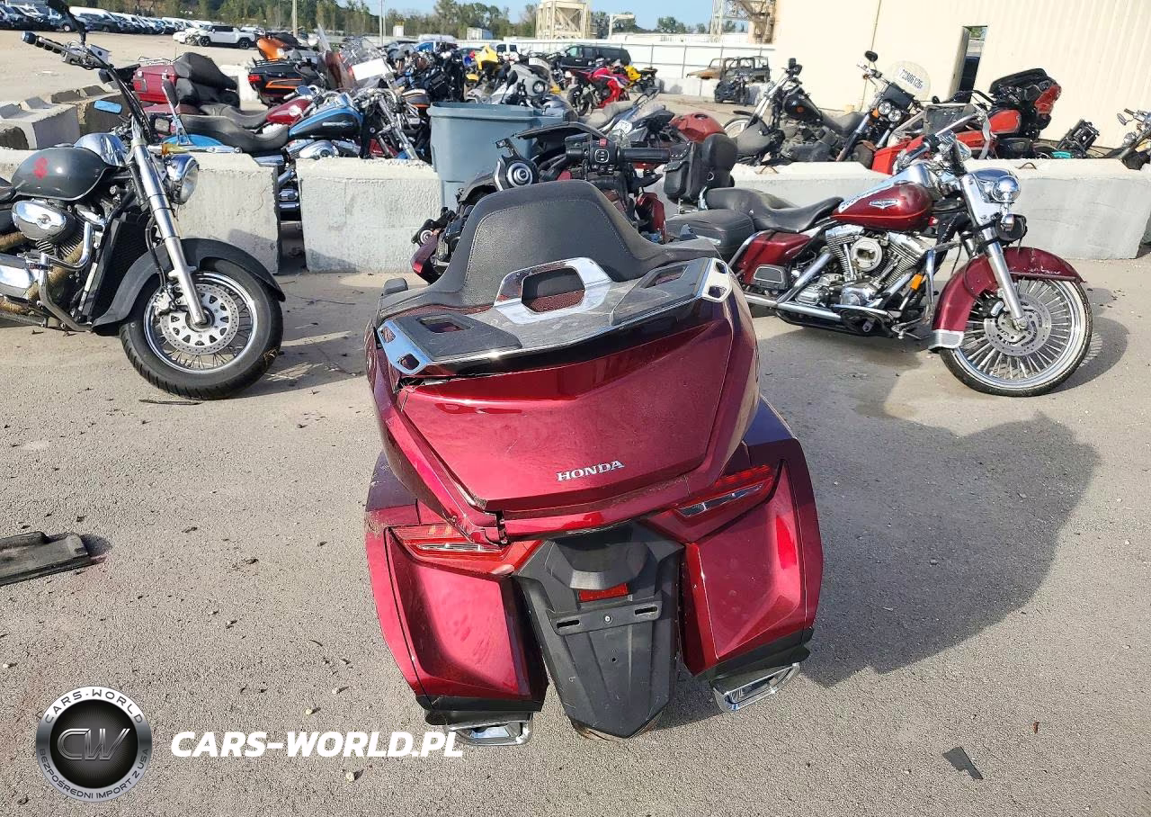 2018 Honda Gl1800 VIN:JH2SC7909JK001432 - 4
