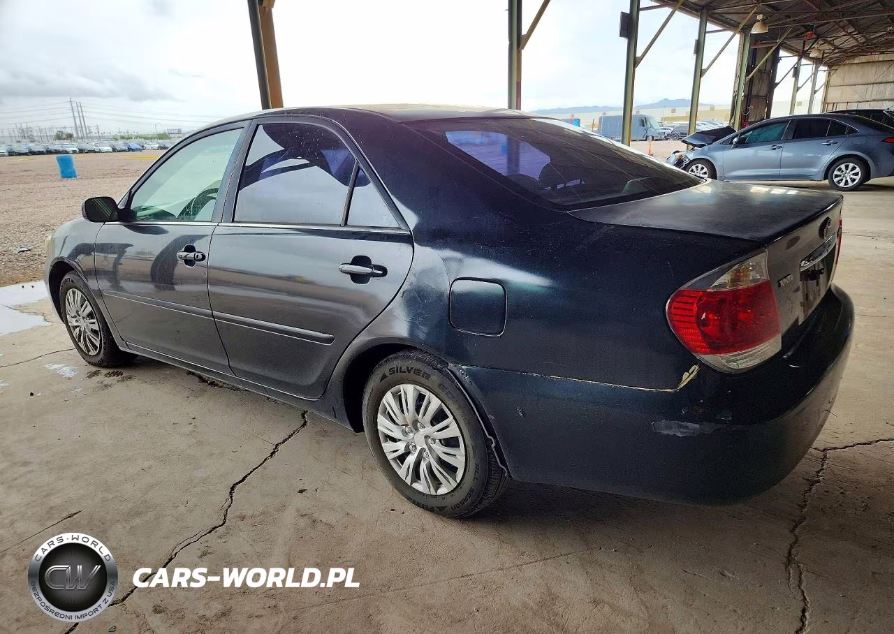 2005 Toyota Camry Le VIN:4T1BE30K75U402445 - 2