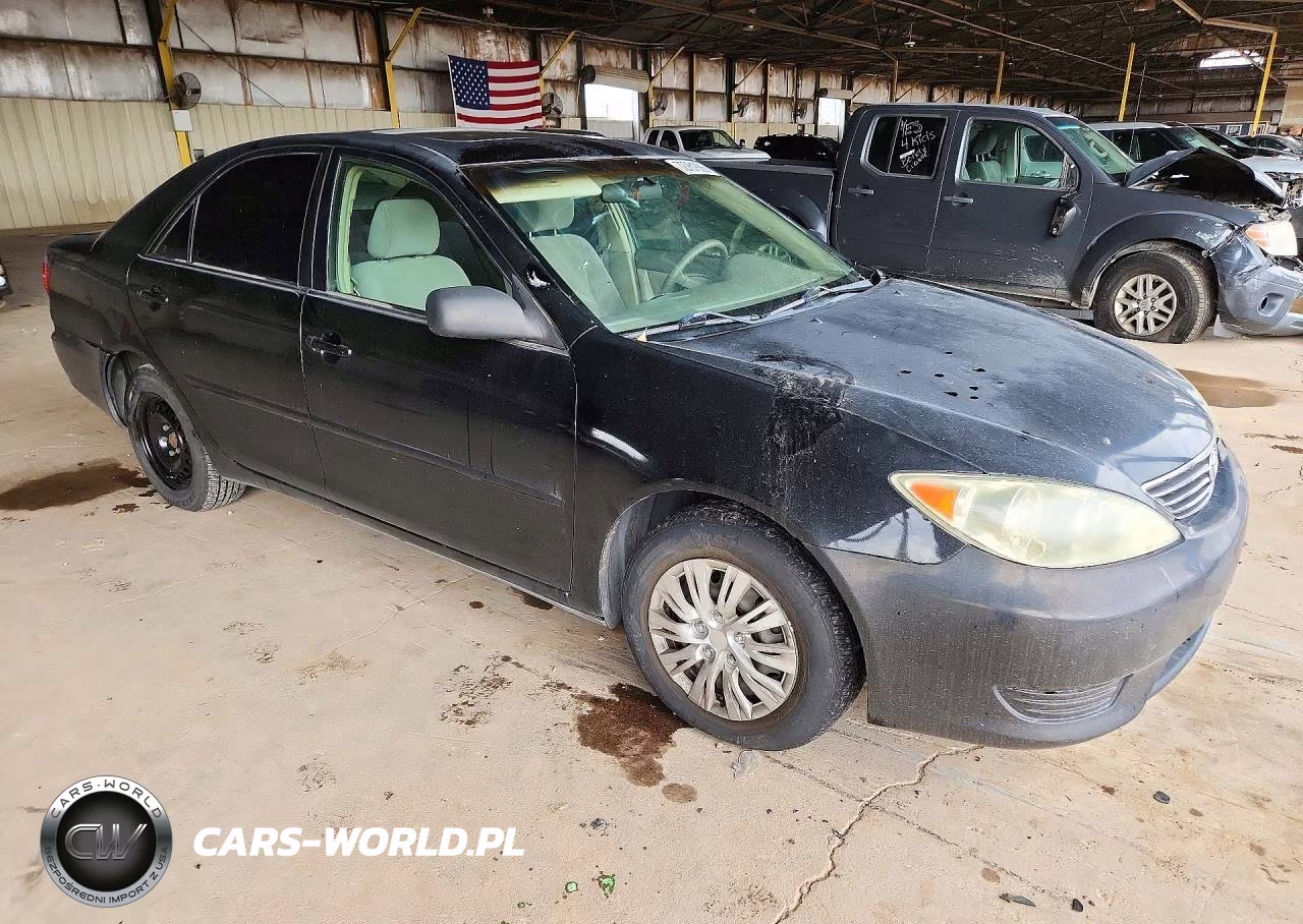 2005 Toyota Camry Le VIN:4T1BE30K75U402445 - 4