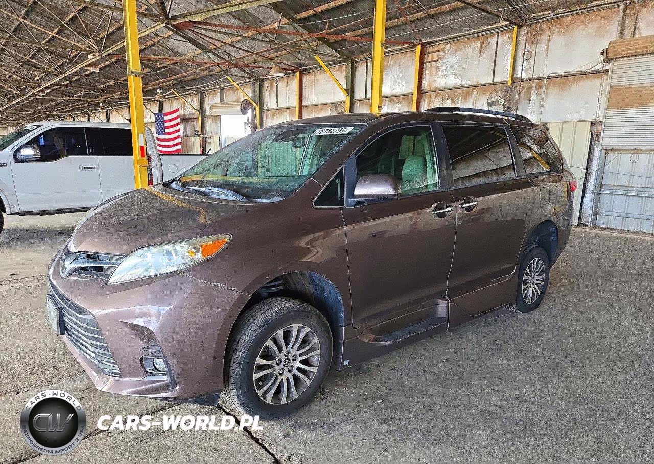 2019 Toyota Sienna Xle 8-Passenger