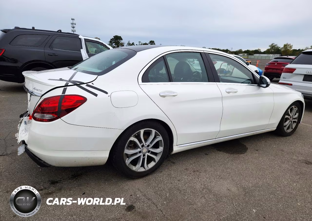 2016 Mercedes-Benz C 300 4Matic VIN:55SWF4KB4GU157409 - 3