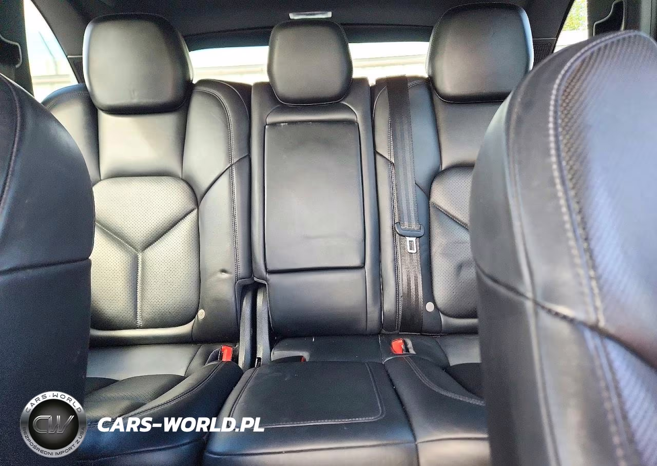 2016 Porsche Cayenne VIN:WP1AA2A26GKA10641 - 10