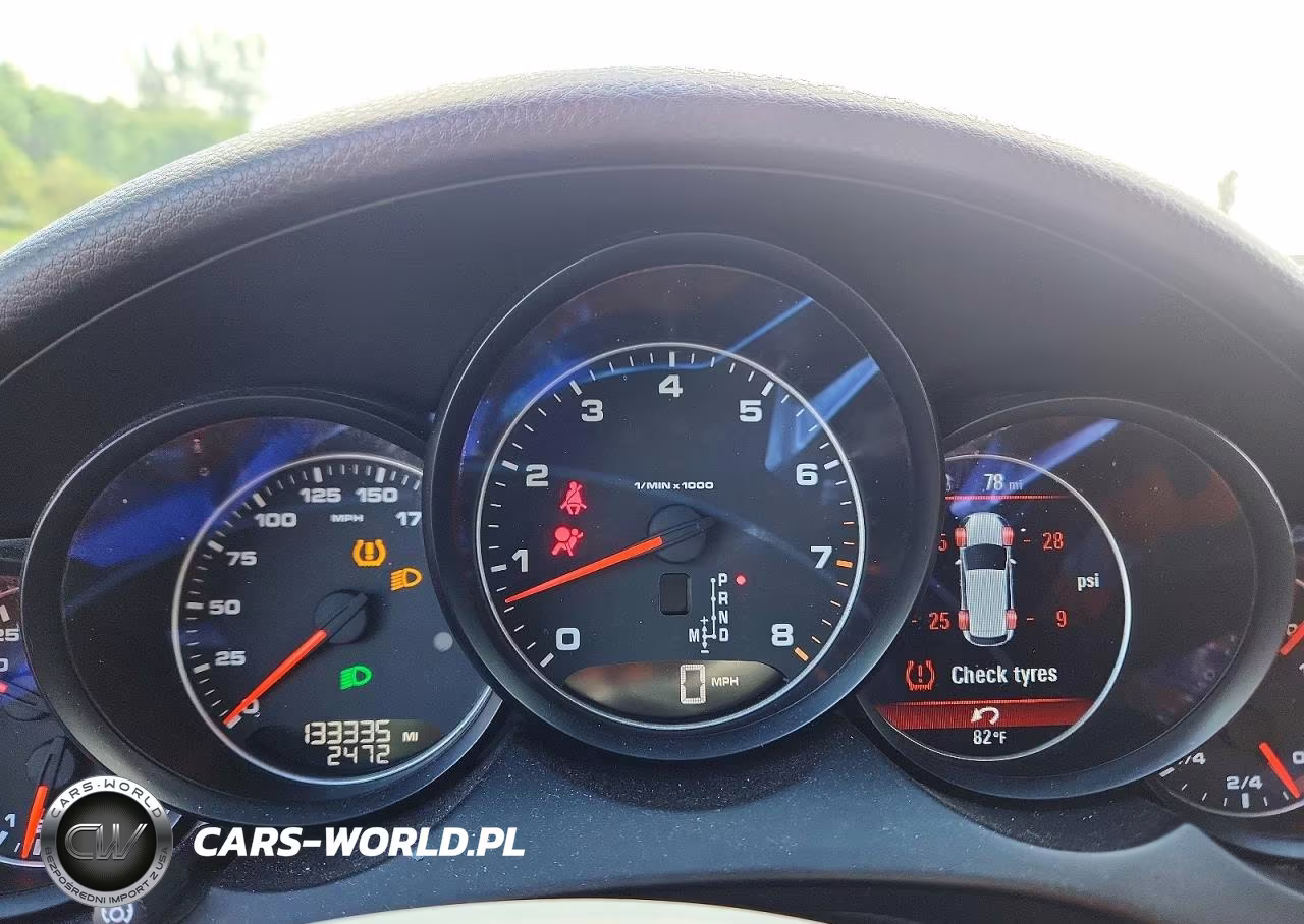 2016 Porsche Cayenne VIN:WP1AA2A26GKA10641 - 9