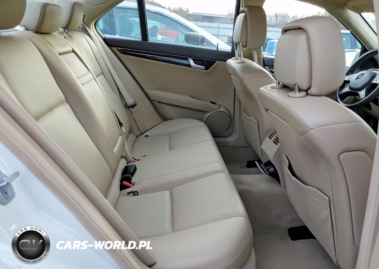 2012 Mercedes-Benz C 300 4Matic VIN:WDDGF8BB3CR197262 - 10