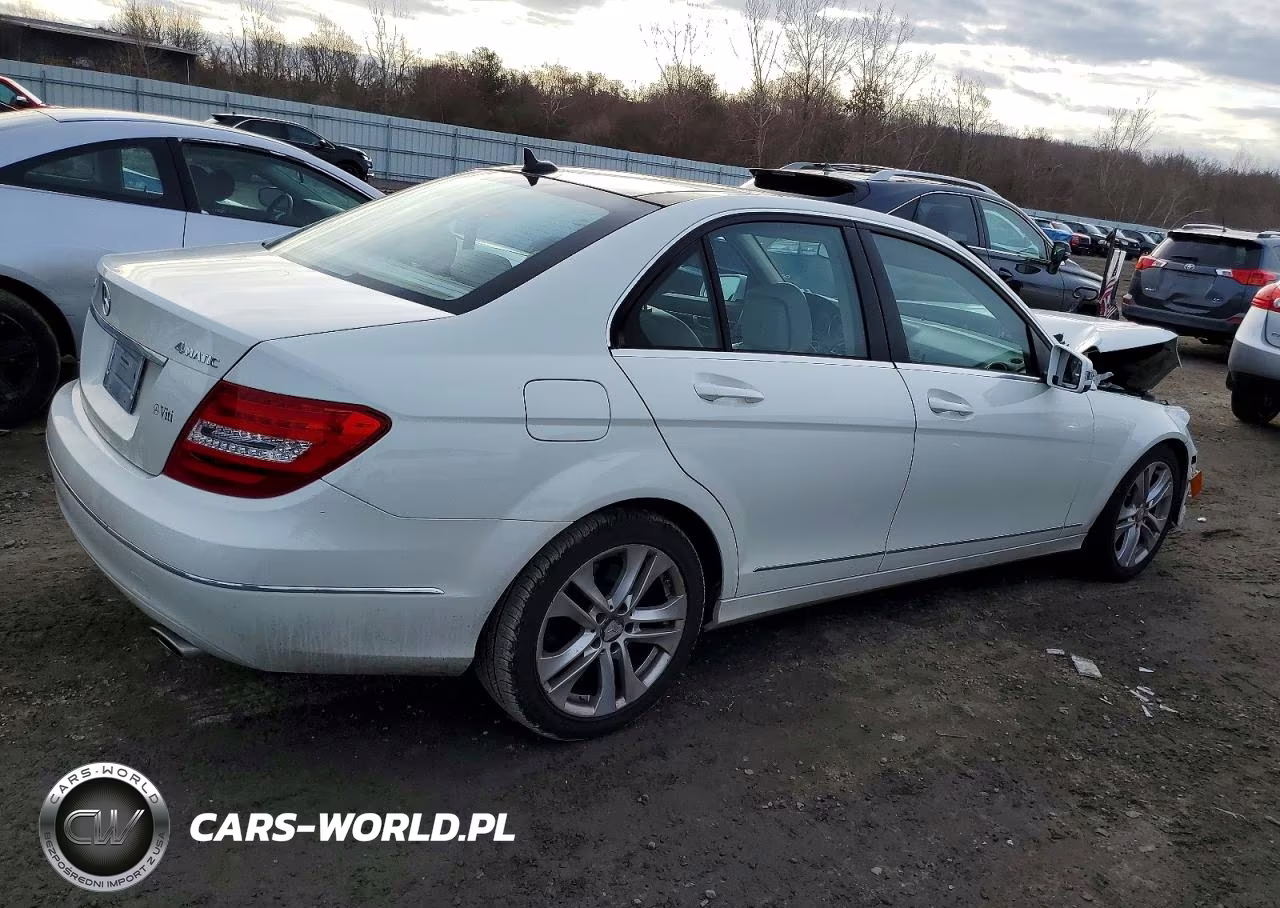 2012 Mercedes-Benz C 300 4Matic VIN:WDDGF8BB3CR197262 - 3