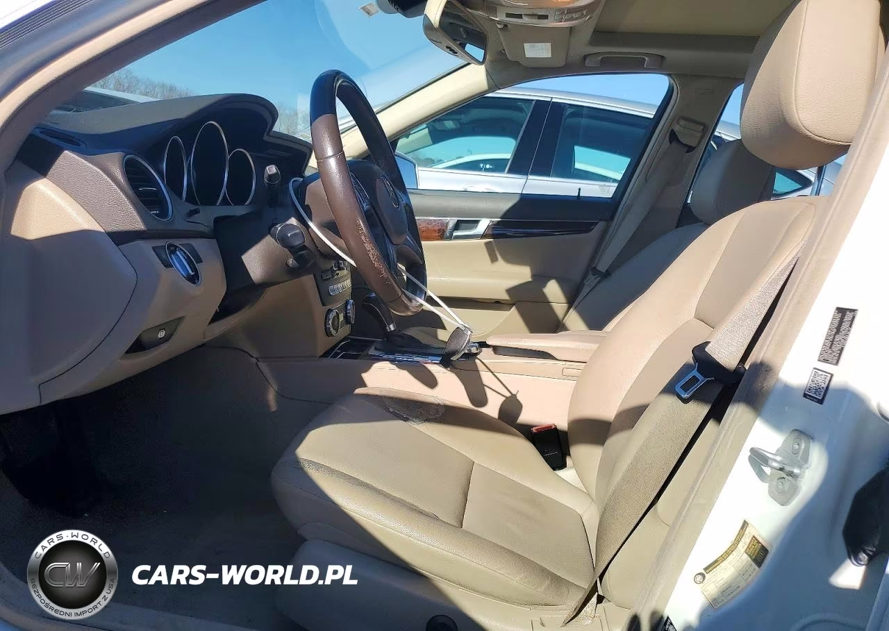 2012 Mercedes-Benz C 300 4Matic VIN:WDDGF8BB3CR197262 - 7