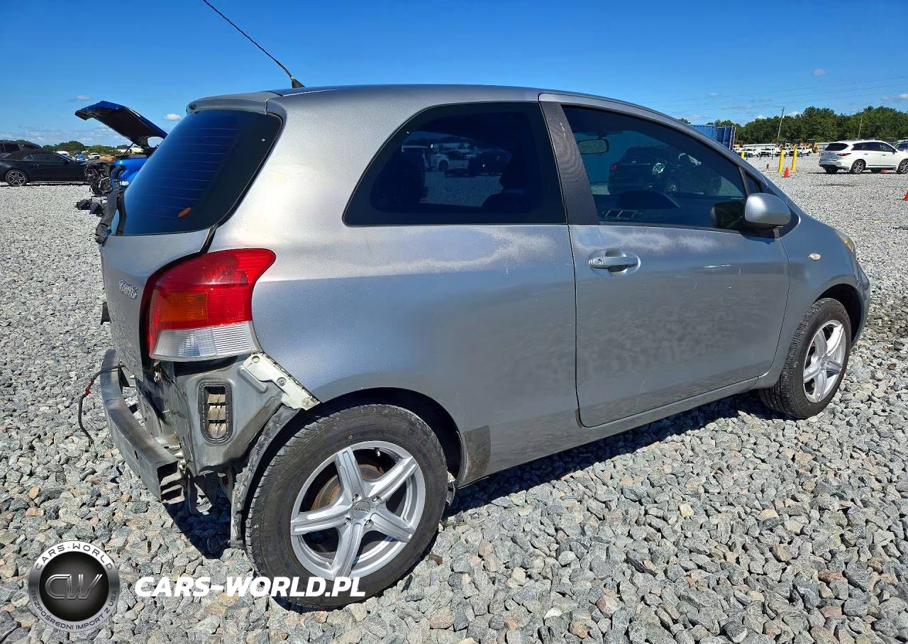 2010 Toyota Yaris Base VIN:JTDJT4K36A5304660 - 3