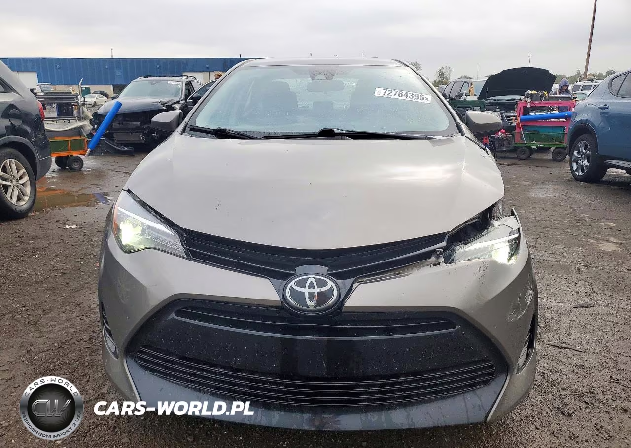 2018 Toyota Corolla Le VIN:2T1BURHE4JC072022 - 5