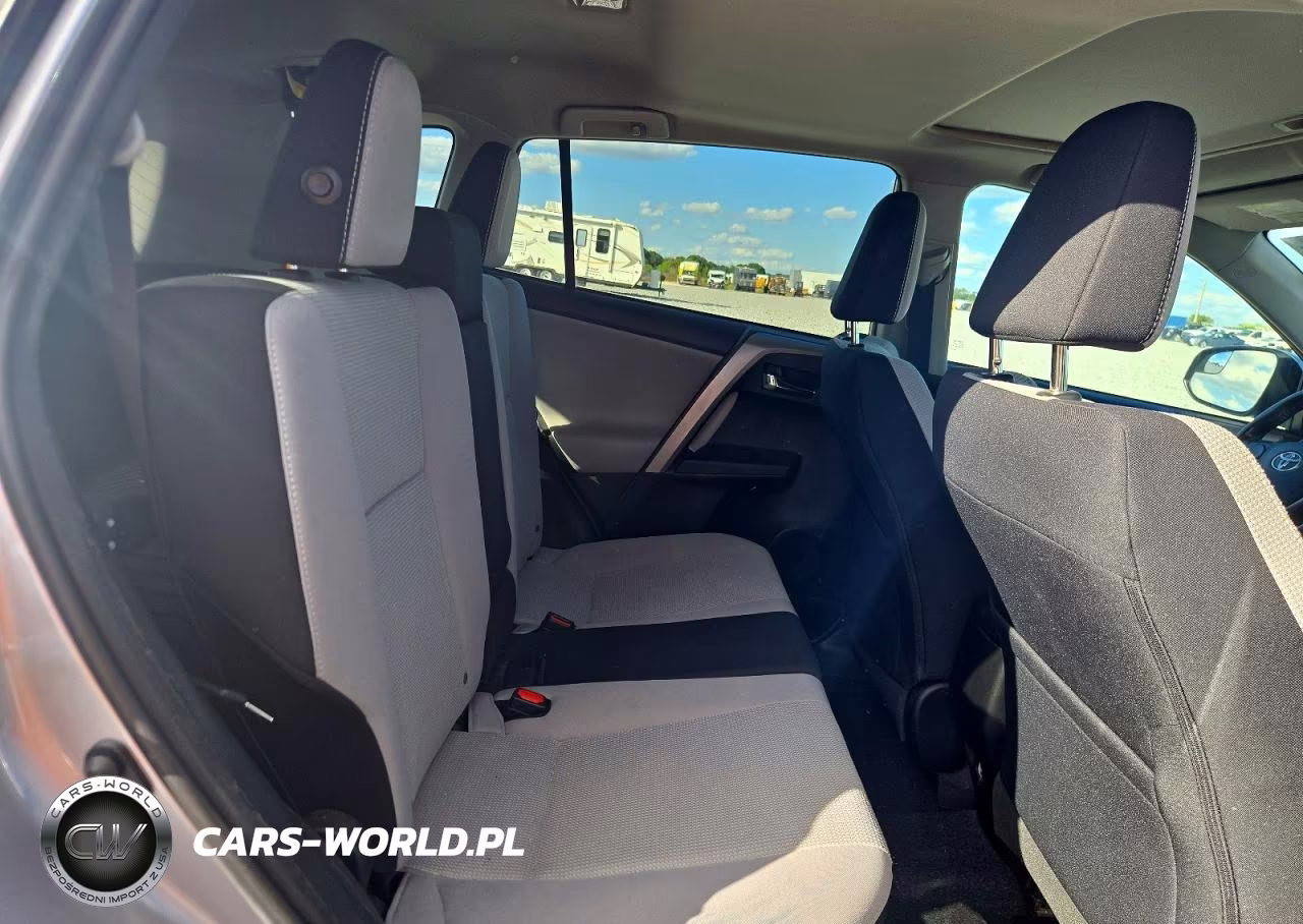 2017 Toyota Rav4 Xle VIN:2T3RFREV2HW562987 - 11