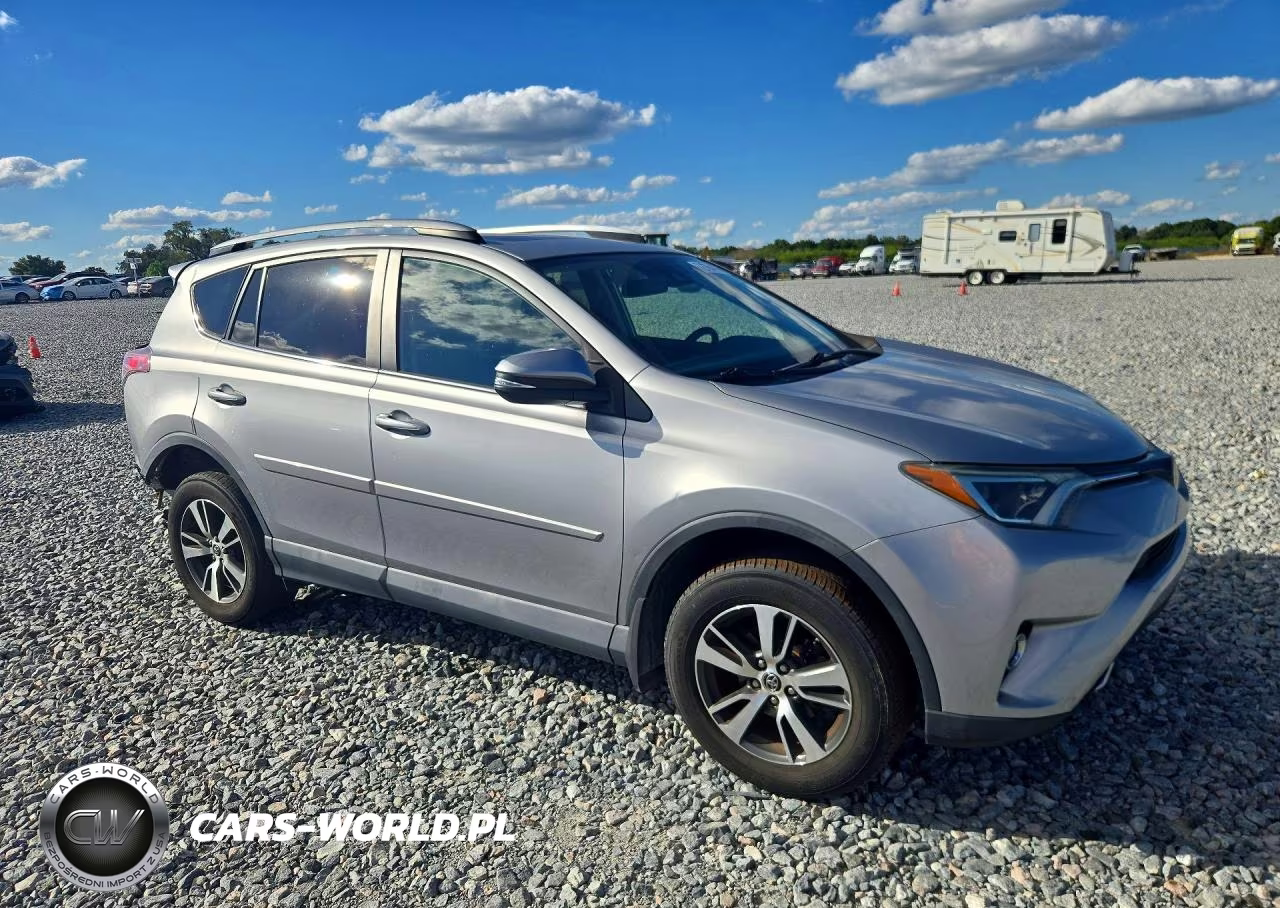 2017 Toyota Rav4 Xle VIN:2T3RFREV2HW562987 - 4