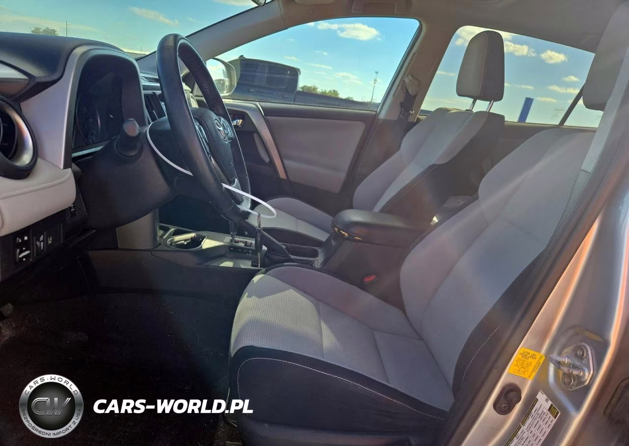 2017 Toyota Rav4 Xle VIN:2T3RFREV2HW562987 - 7