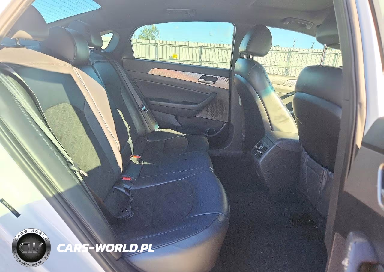 2019 Hyundai Sonata Sport VIN:5NPE34AF0KH815621 - 10