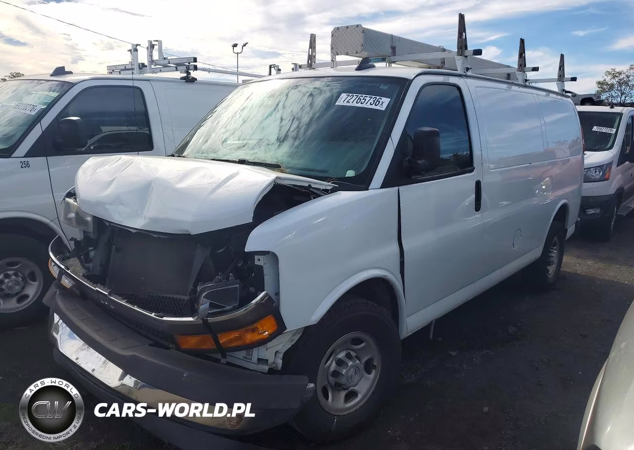 2018 Chevrolet Express G2500 VIN:1GCWGAFP9J1228137 - 1