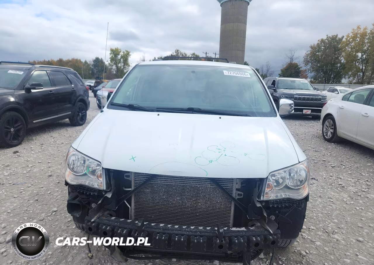 2015 Chrysler Town & Country Touring L VIN:2C4RC1CGXFR742885 - 5
