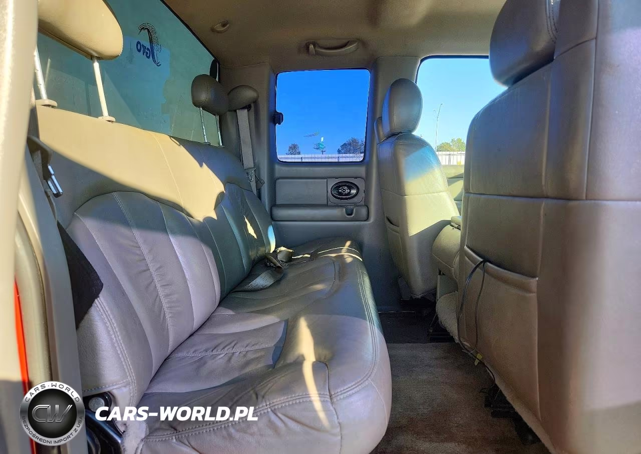 2000 Chevrolet Silverado C1500 VIN:2GCEC19T7Y1241652 - 10
