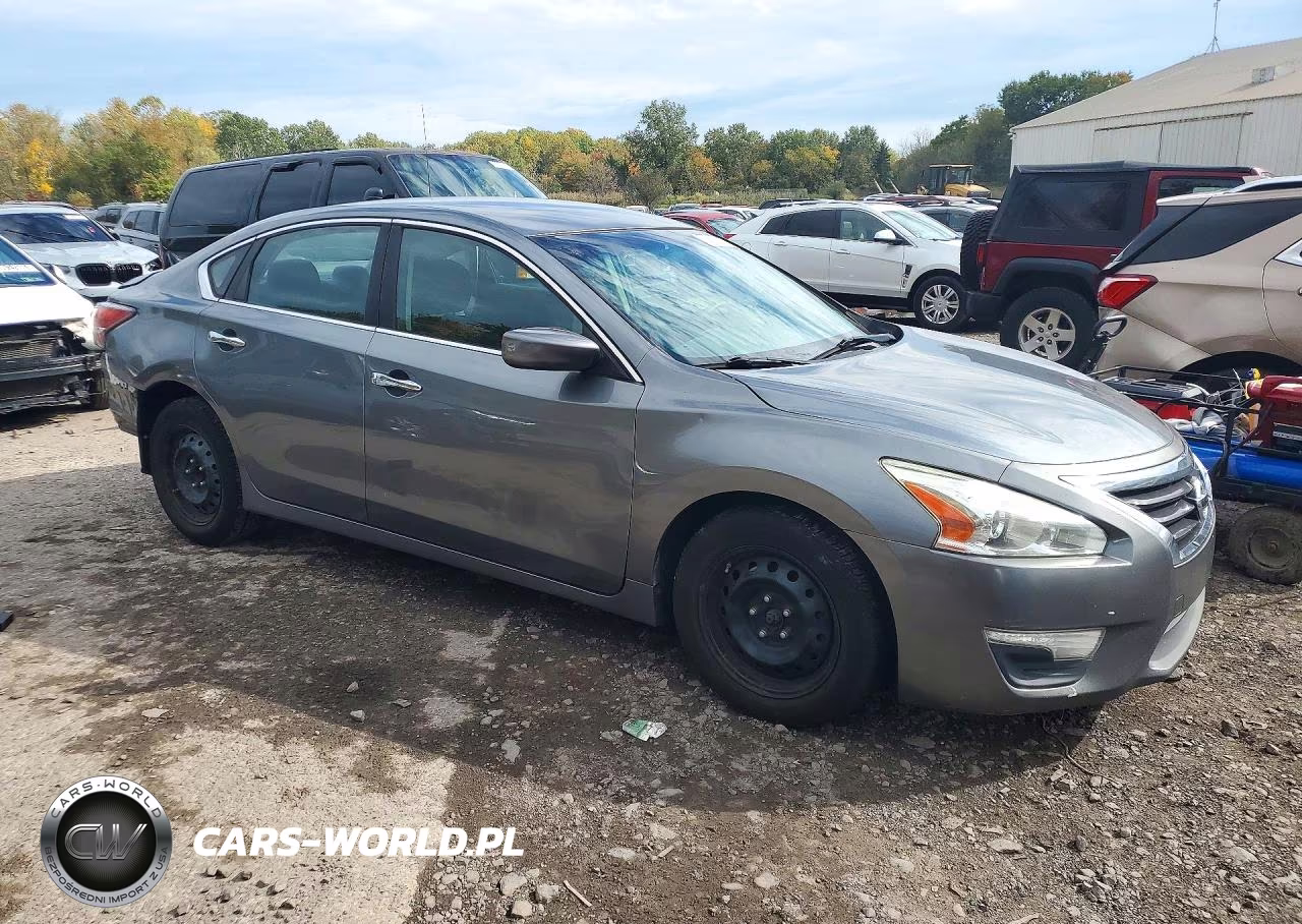 2015 Nissan Altima 2.5 S VIN:1N4AL3AP7FC176372 - 4