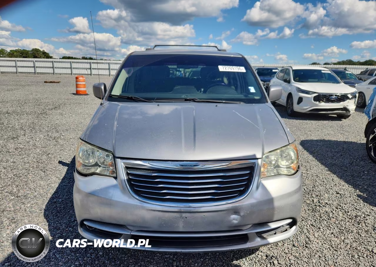 2014 Chrysler Town & Country Touring VIN:2C4RC1BGXER123879 - 5
